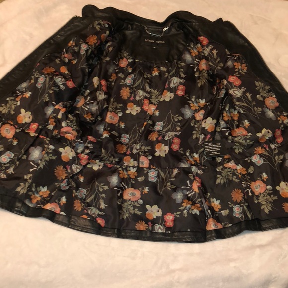 Black Rivet - Picture 2 of 5